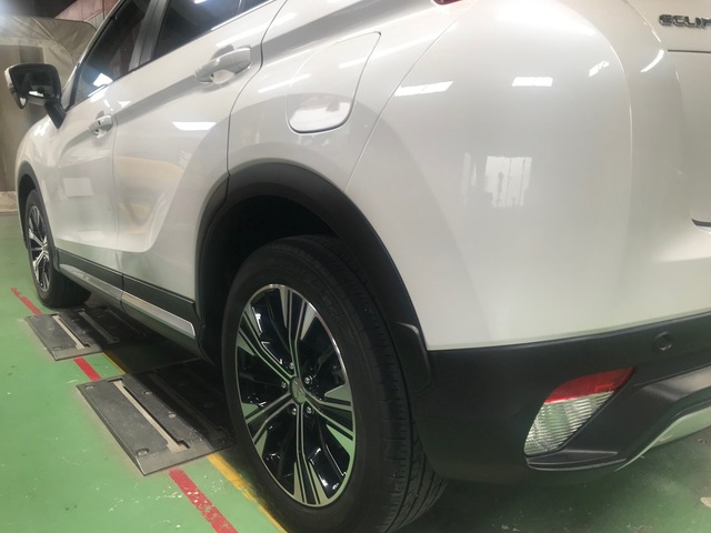 リアバンパー　補修塗装　エクリプスクロス　5BA-GK1W　 (2).jpg